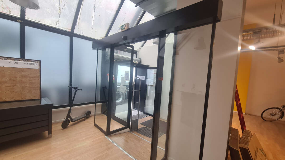 Commerce à PARIS-17E