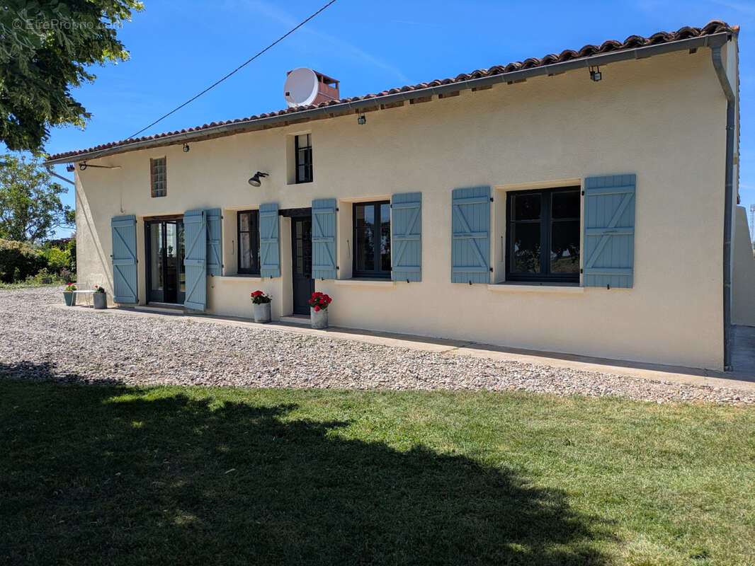 Maison à SAINT-CEZERT