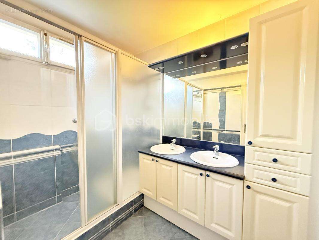 Appartement à NEUILLY-PLAISANCE