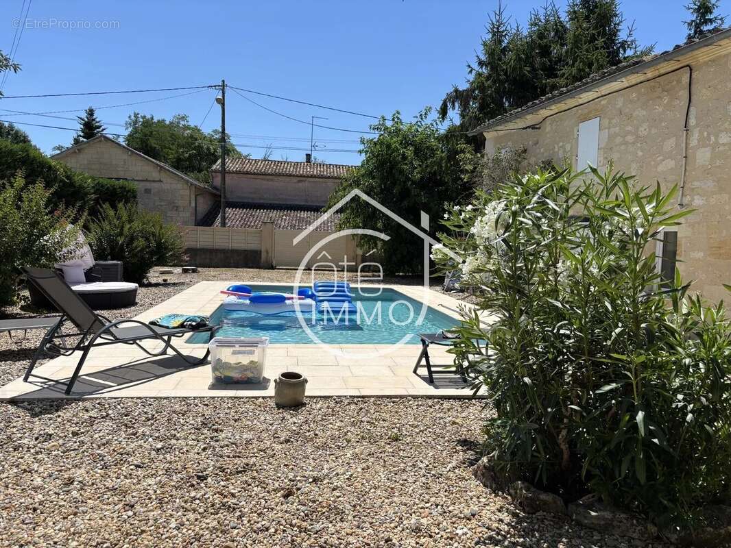 Maison à SAINT-EMILION