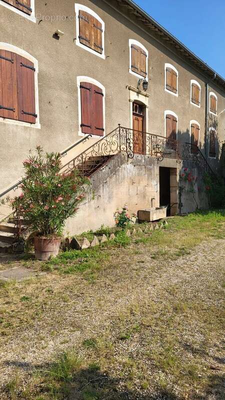 Maison 142 m² à Corcelles-En-Beaujolais  - photo 4