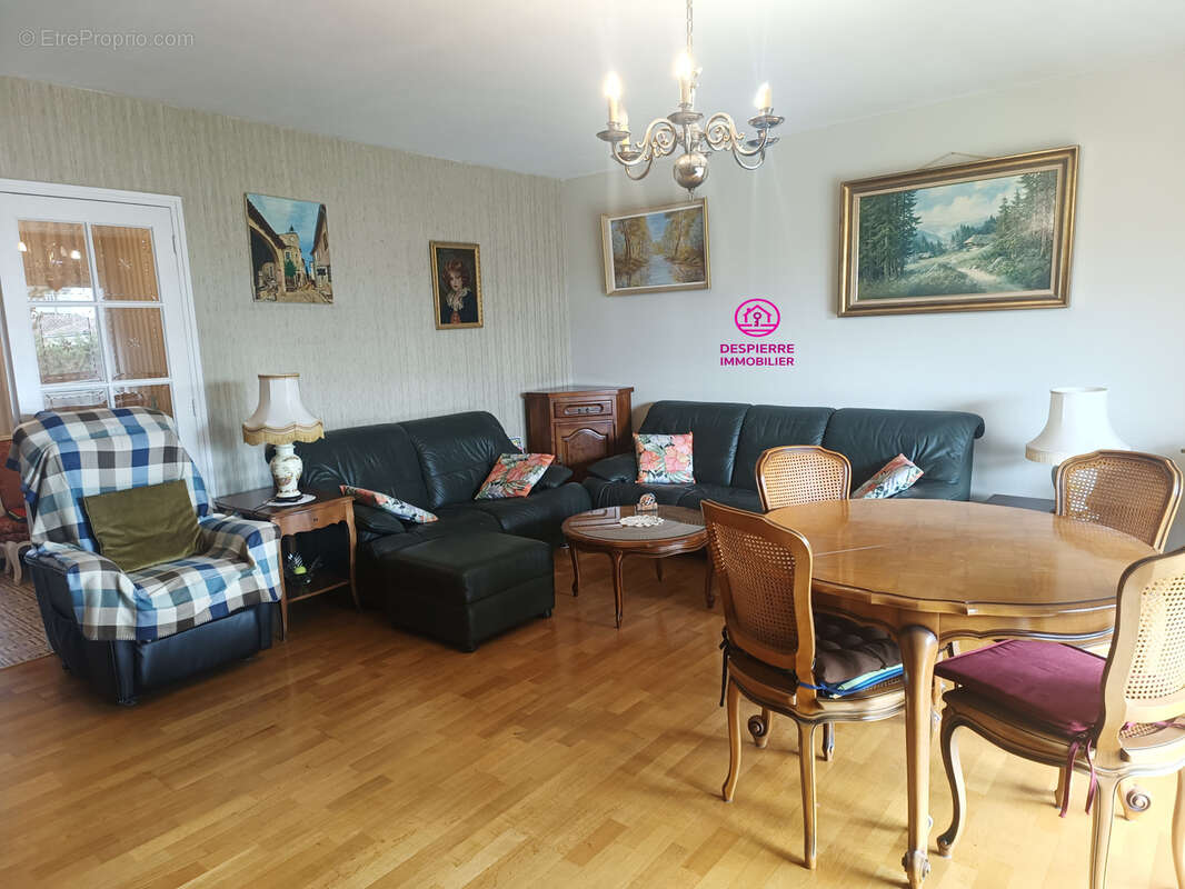Appartement à LE PEAGE-DE-ROUSSILLON