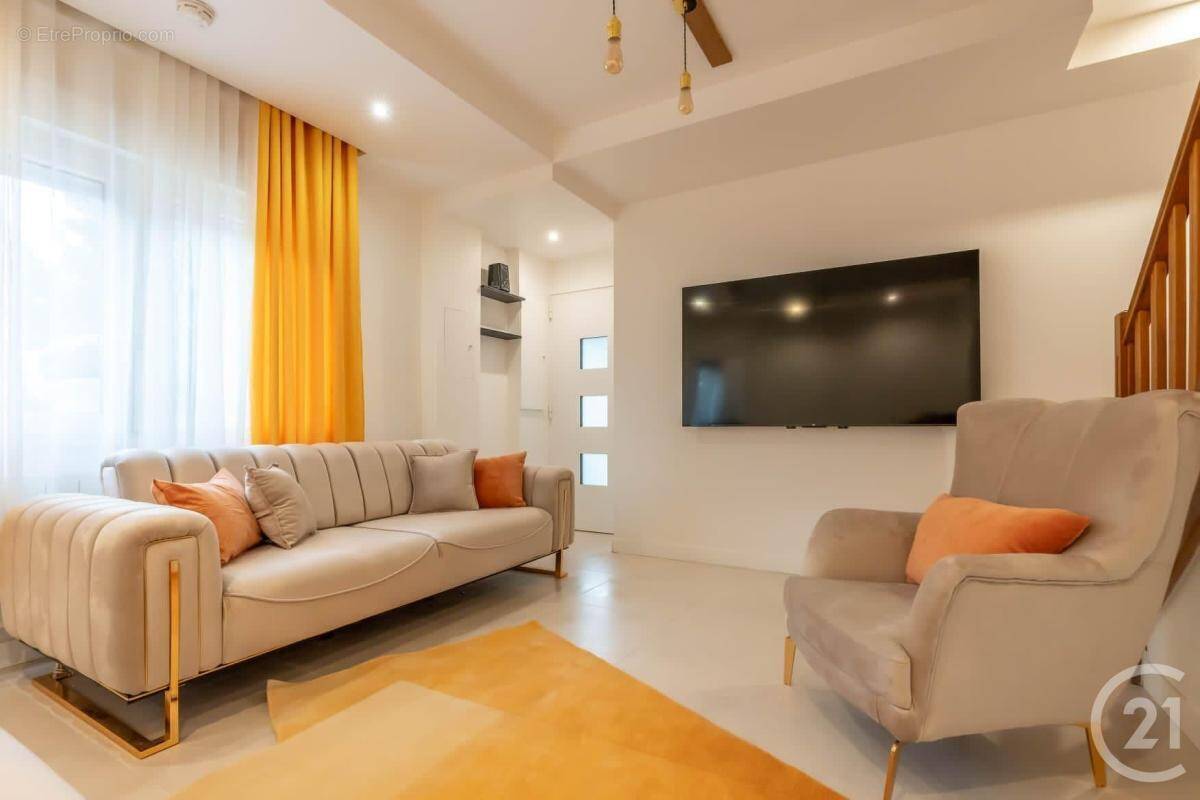 Maison à FONTENAY-SOUS-BOIS