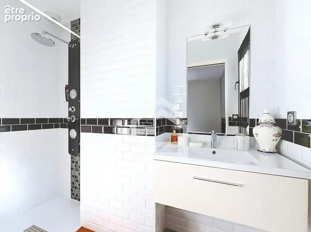 Maison contemporaine de 198 m2, 5 chambres, piscine et double garage - photo 21