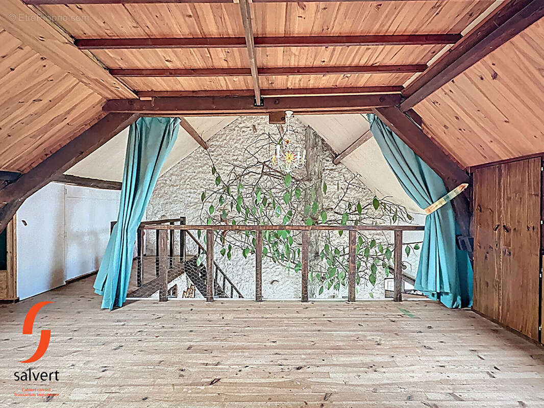 Maison à DURDAT-LAREQUILLE