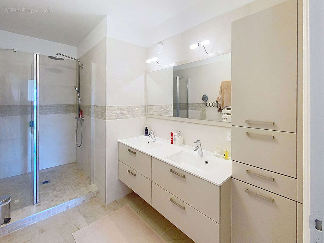 Appartement à SAINT-MAUR-DES-FOSSES