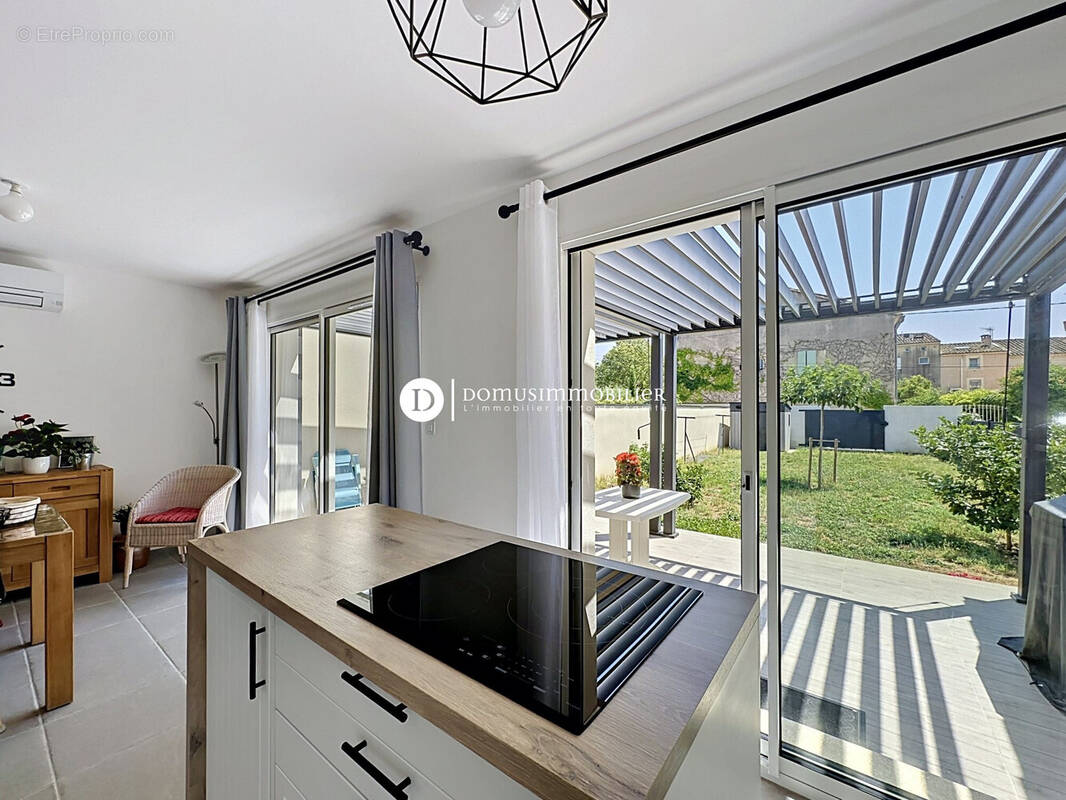 Maison à MORIERES-LES-AVIGNON