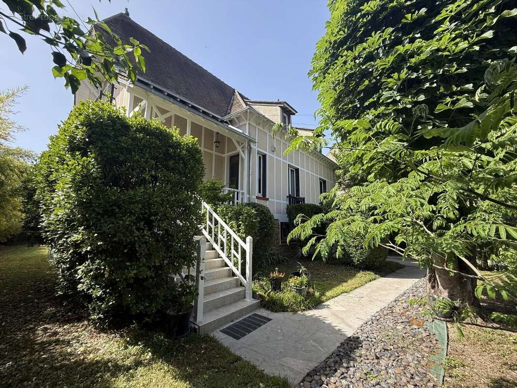 Maison à CHELLES