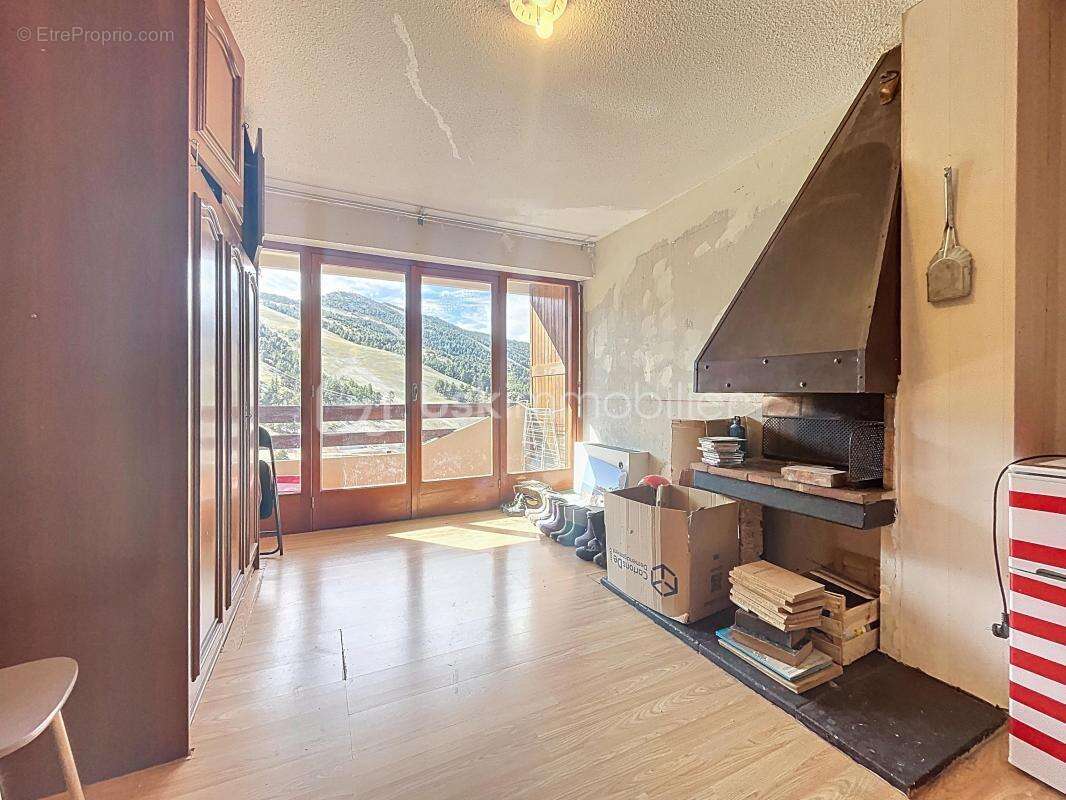 Appartement à GREOLIERES