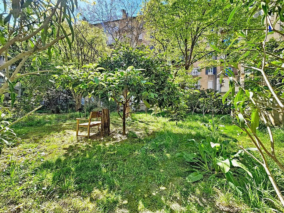 Appartement à MARSEILLE-4E