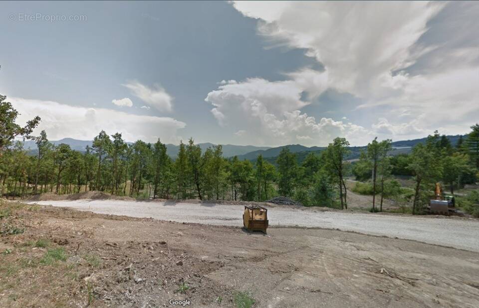 Terrain à PELLEAUTIER