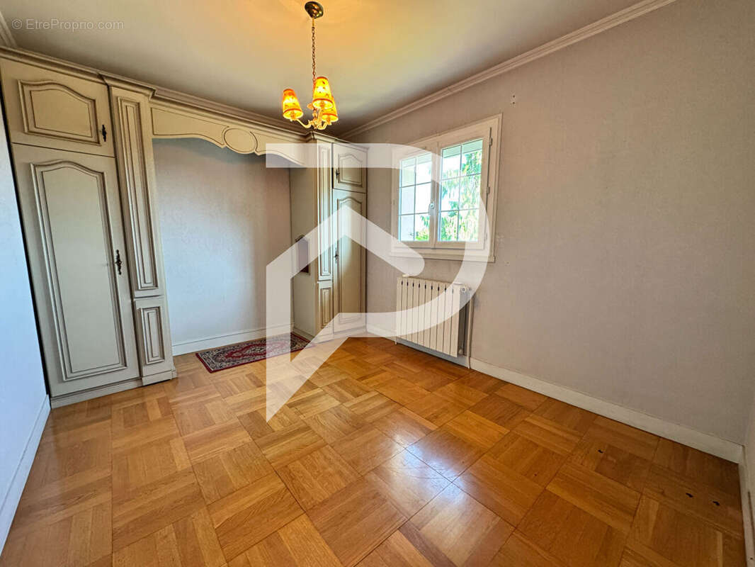 Maison à MEZIERES-SUR-SEINE