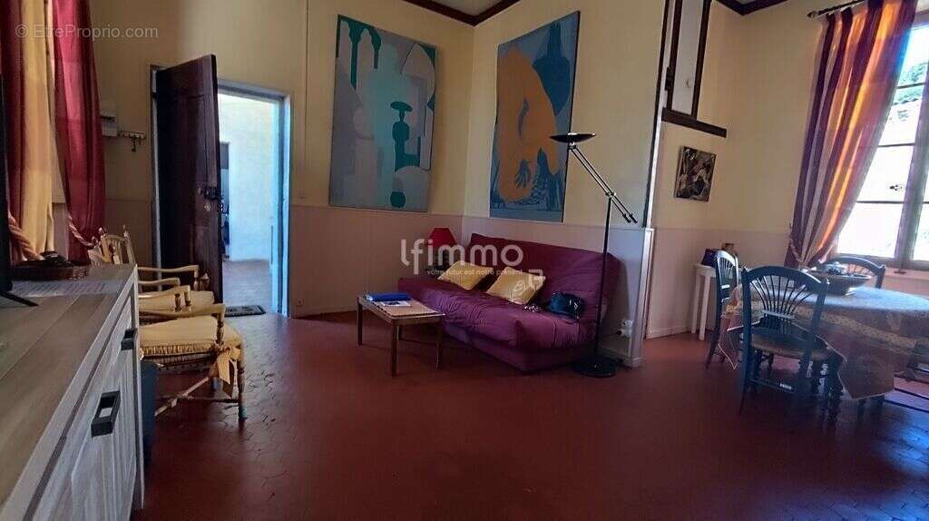 Appartement à PEYRUIS