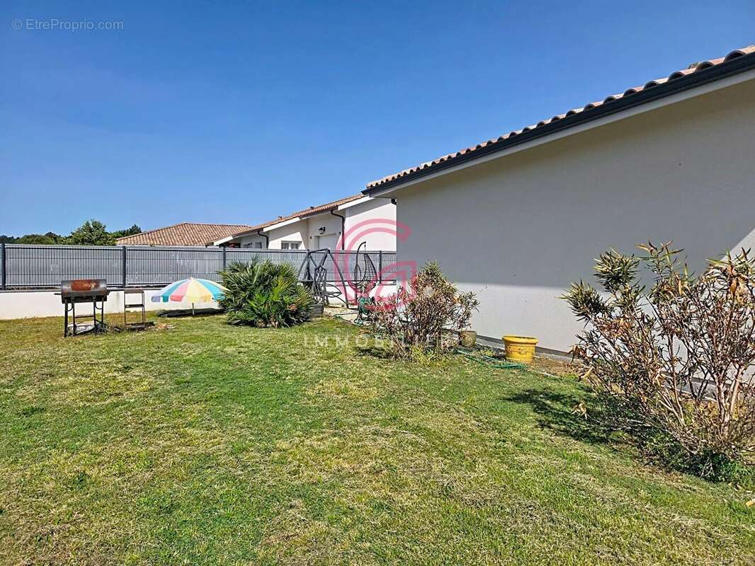 Maison à PARENTIS-EN-BORN