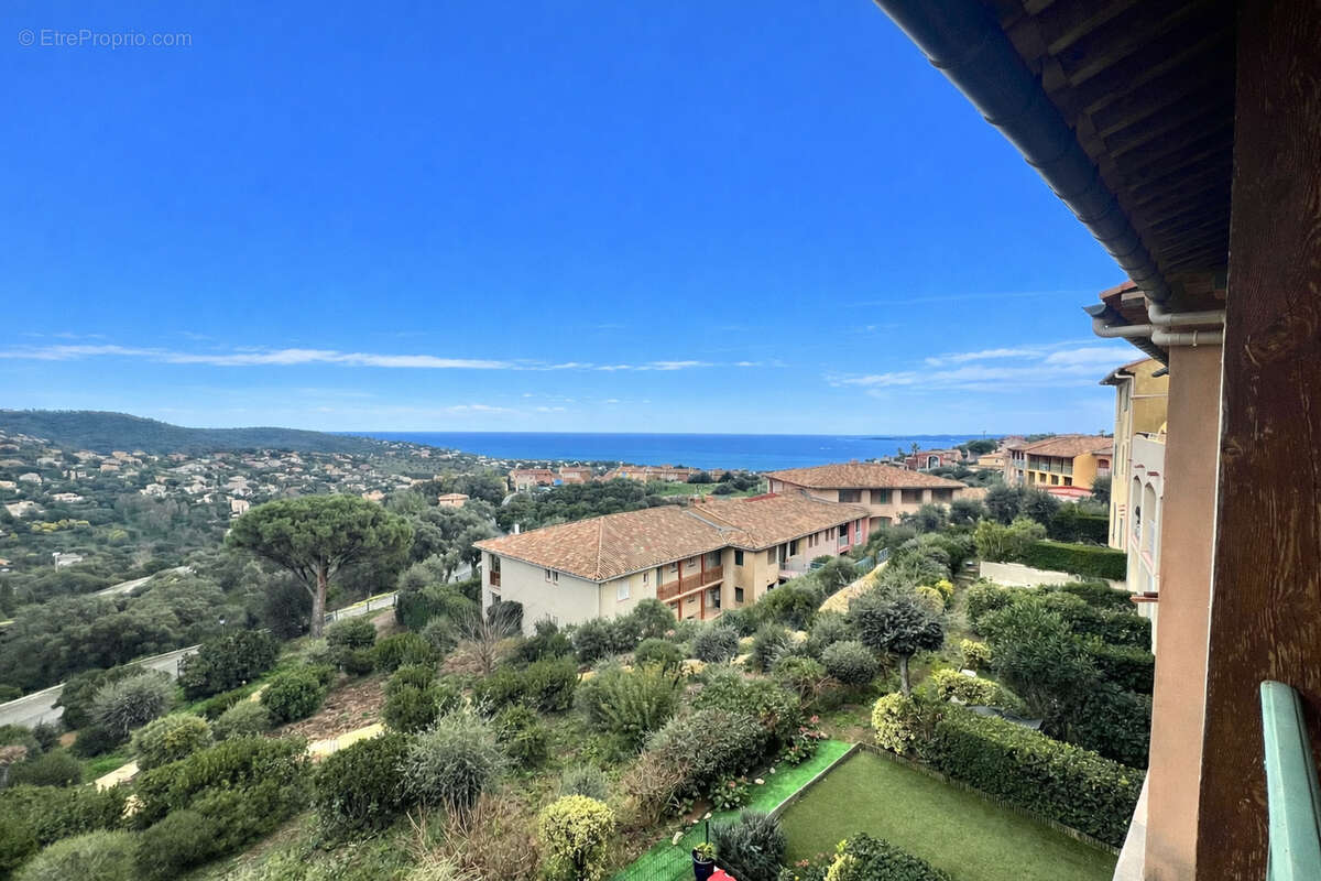 Appartement à ROQUEBRUNE-SUR-ARGENS