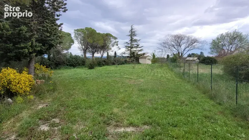 Terrain à SAINTE-CECILE-LES-VIGNES