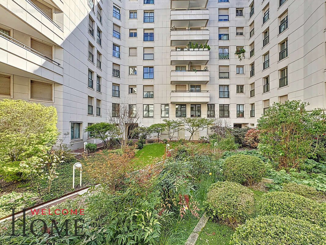 Appartement à LEVALLOIS-PERRET