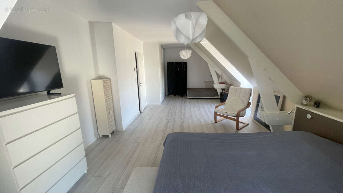 Maison à SAINT-CYR-SUR-LOIRE