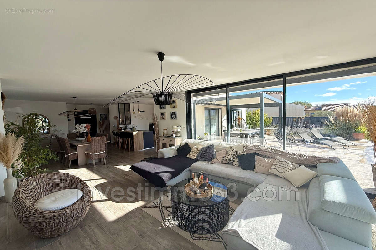 Maison à POURRIERES