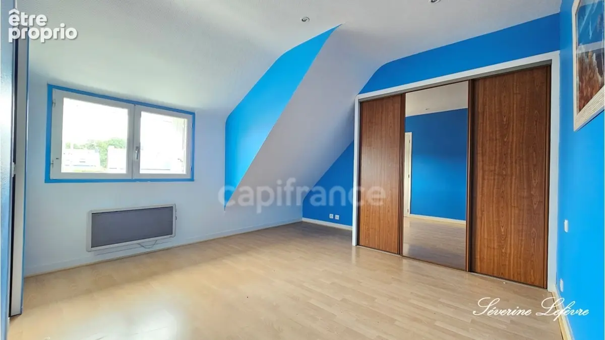 À Trégunc, une maison familiale aux beaux volumes, à deux pas du littoral ! - photo 16