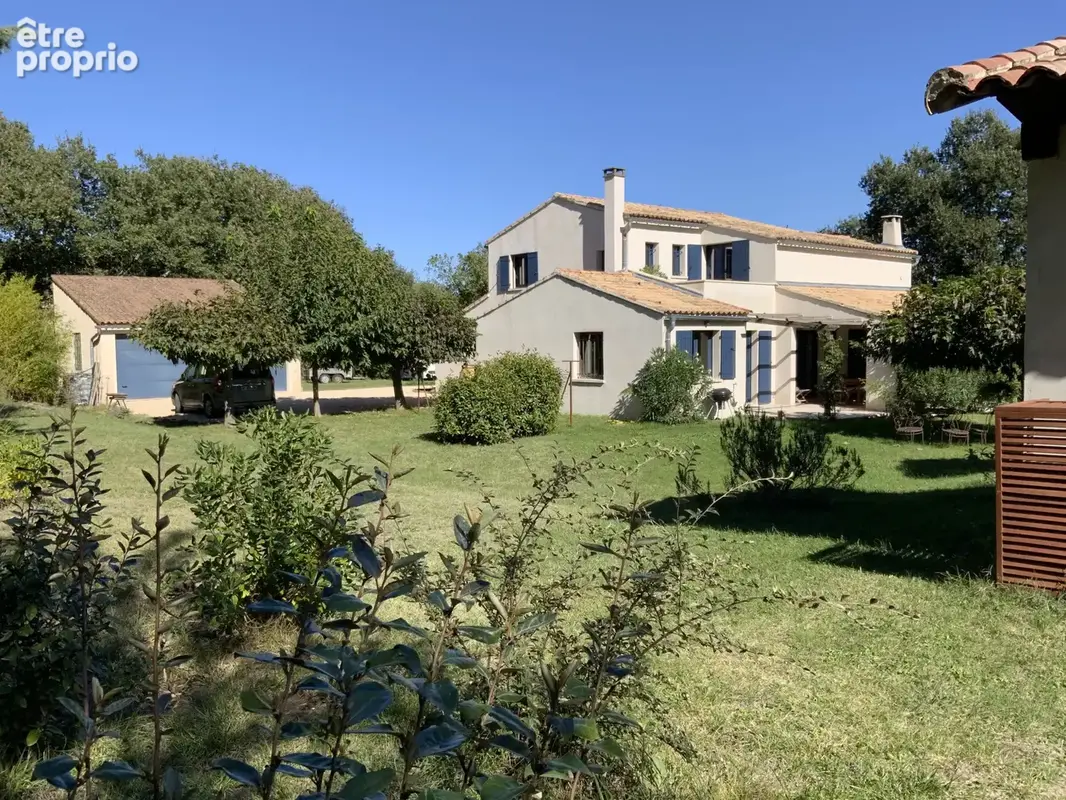 Villa avec piscine dans un cadre verdoyant à 12 minutes d'Uzès. - photo 2
