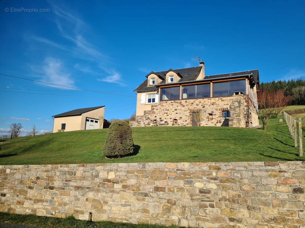 Maison à MONTROZIER