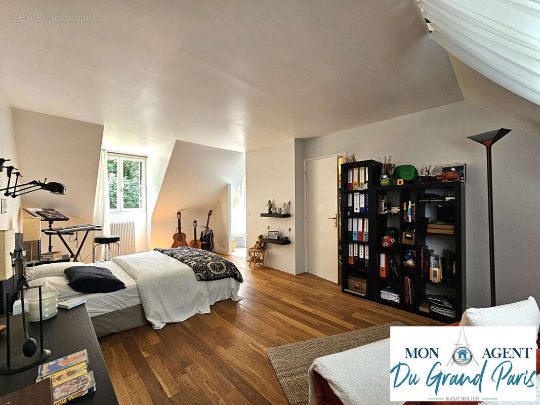 Maison contemporaine 230m2 + sous sol + piscine + terrain arbore de 15.000m2 Bullion proche Bonnelles Limours Grand Paris Sud - photo 9