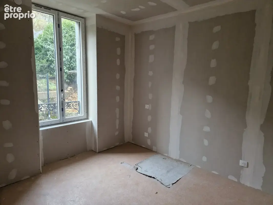 Appartement F3 état neuf avec parking et cave - photo 4