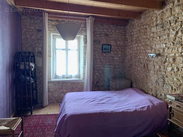 Maison à SAINT-THOMAS-DE-CONAC