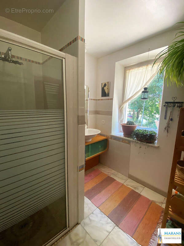 Maison 114 m² à Le Poire-Sur-Velluire  - photo 8