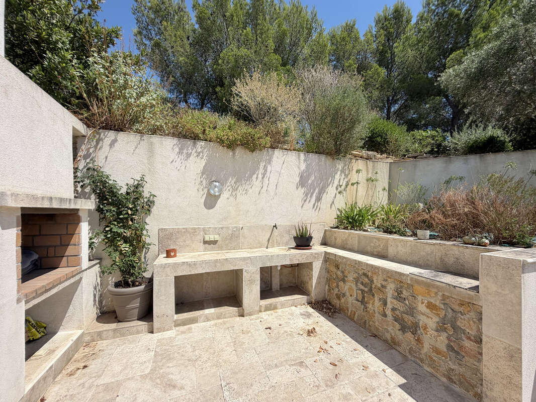 Bandol - Propriété avec vue mer panoramique, piscine à débordement et ascenseur intérieur - photo 16