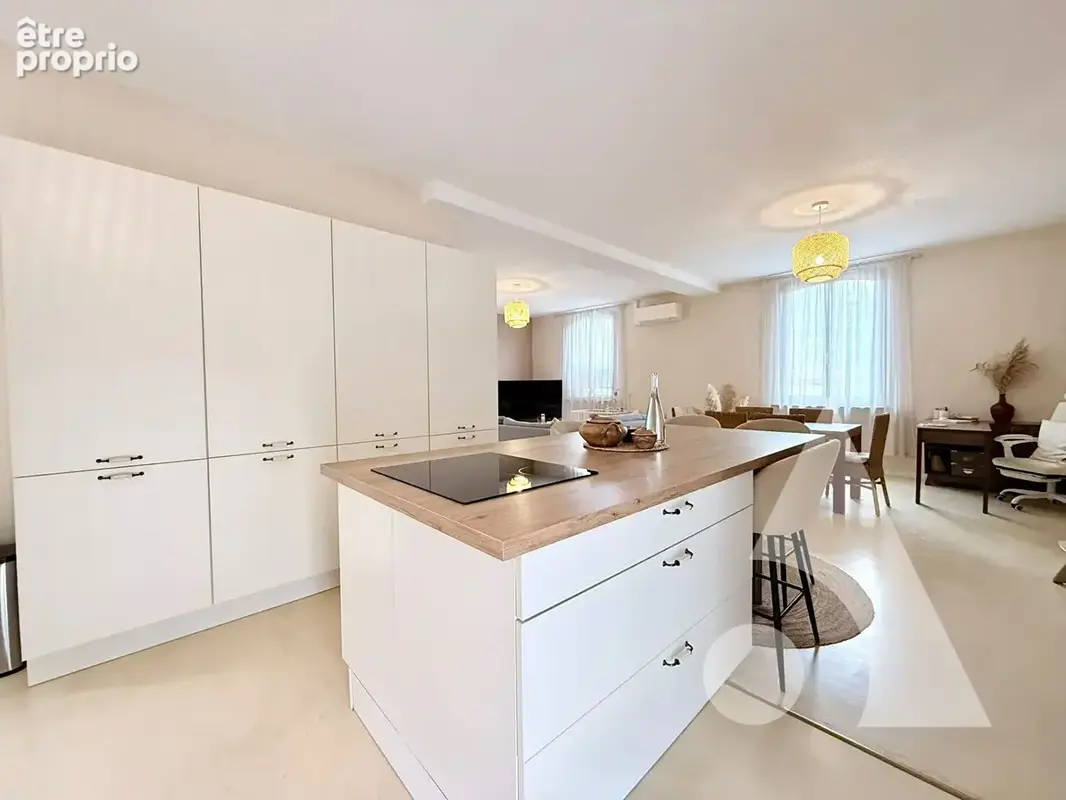 Longère de rénovée de 250m² avec grand terrain et dépendances - photo 8