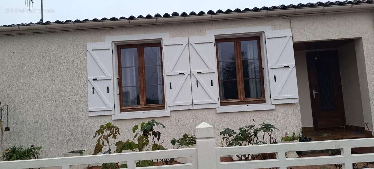 Maison à SURGERES