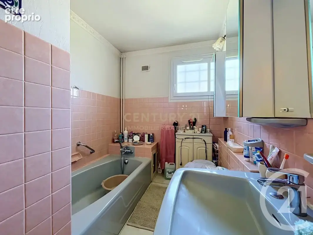 Maison 6 pièces 161 m² à vendre à Bourgoin-Jallieu (38300) - photo 3