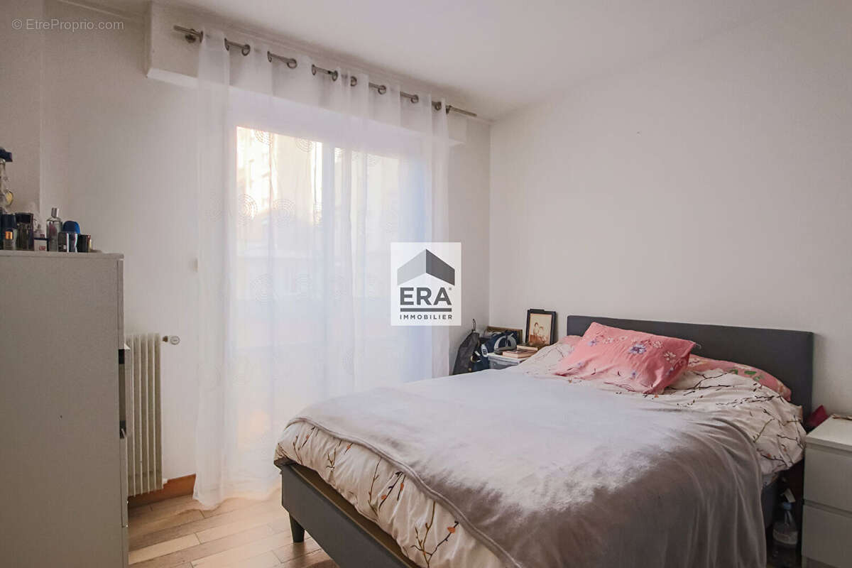 Appartement à MONTROUGE