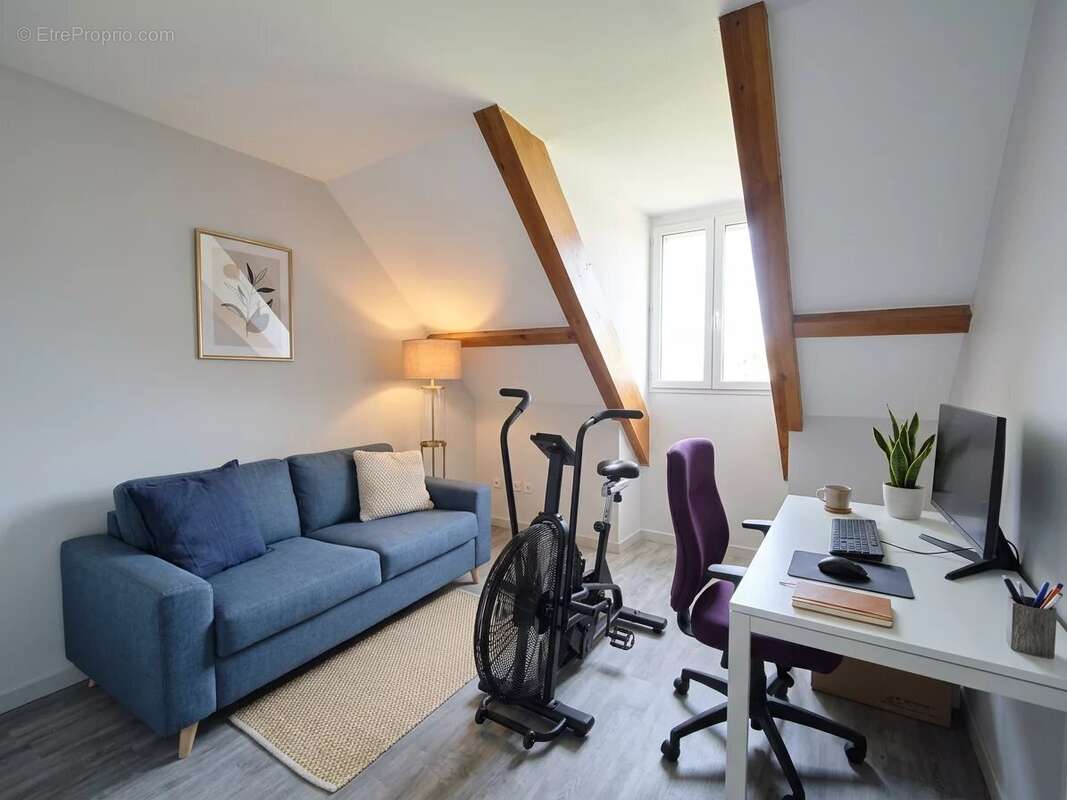 Superbe maison individuelle de 4 chambres, à proximité du centre du village. - photo 10