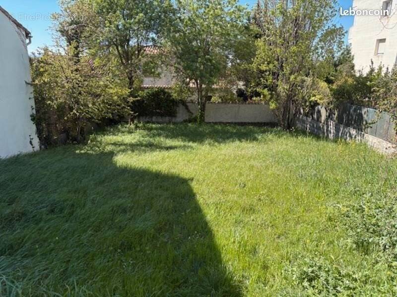 Terrain à CARCASSONNE