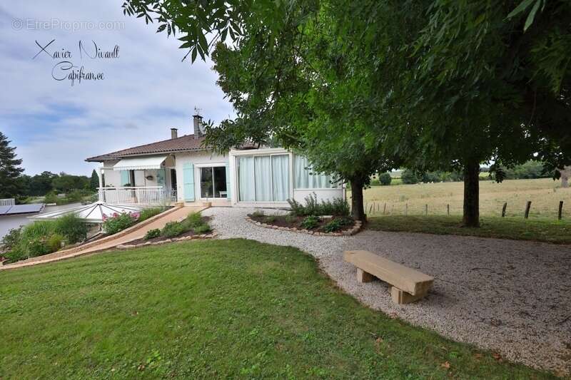 Maison à PONT-DE-VAUX