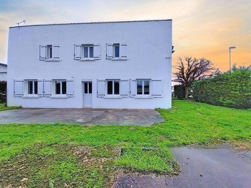 Photo 1 - Maison à TRUYES