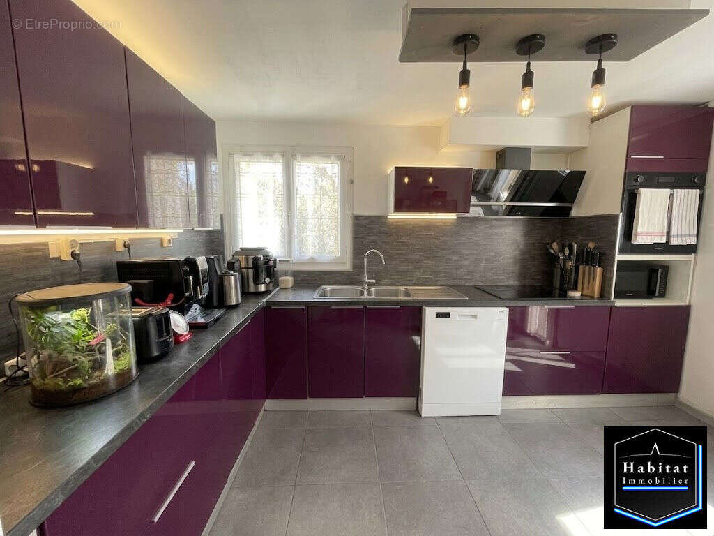 Maison avec terrain exceptionnel de 2470 m² - 5 pièces - photo 5