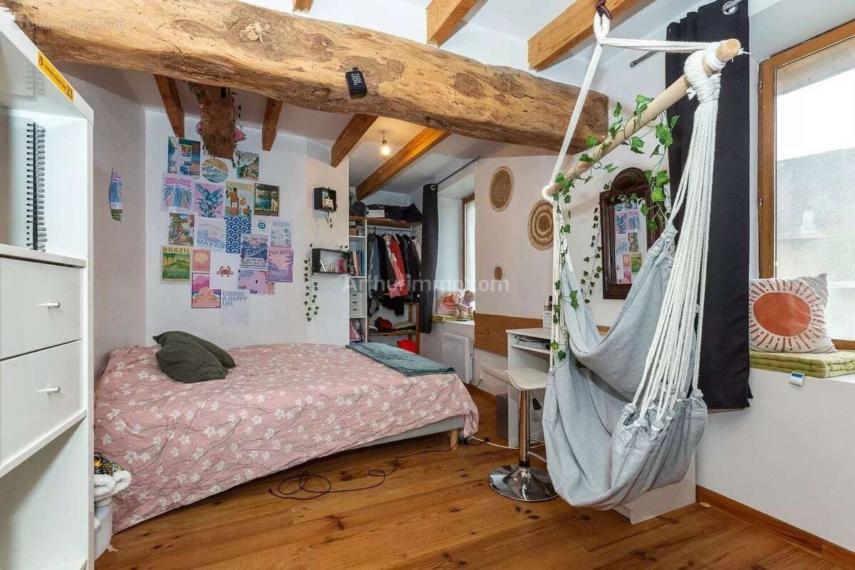 Maison à SAINT-VICTOR-DE-MORESTEL