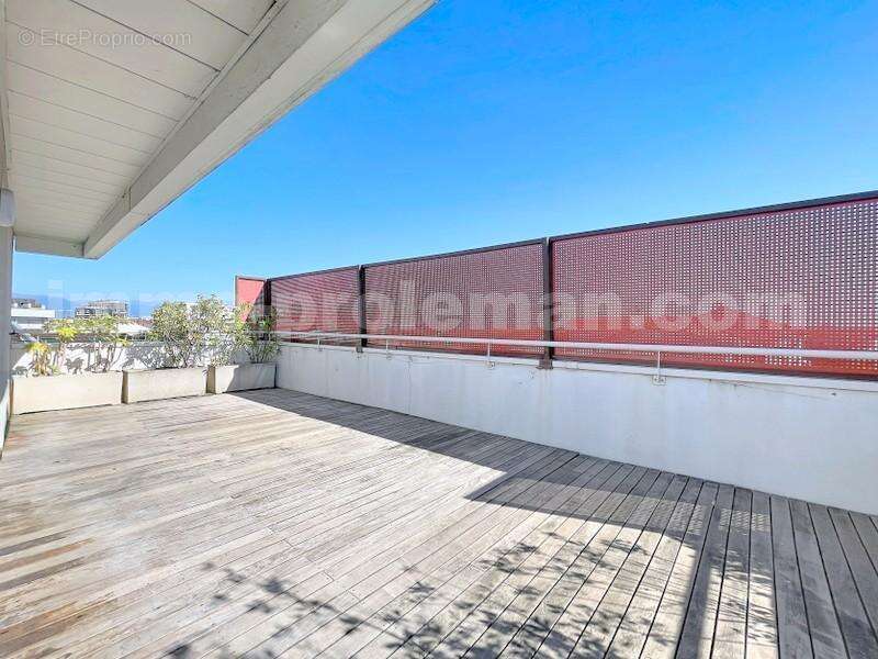 Appartement_T4_Annemasse_Proche_Genève_Ceva_tram_Suisse_investissement_hyper_centre_Séjour_cuisne_terrasse_ - Appartement à ANNEMASSE