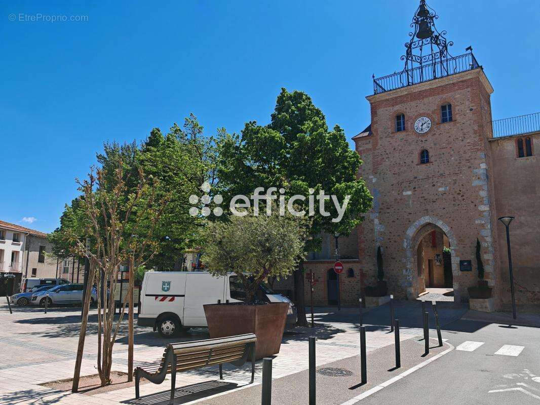 Maison à PEZILLA-LA-RIVIERE