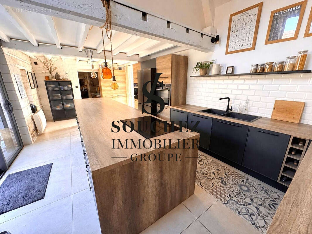 Maison 275 m² à Acq  - photo 9