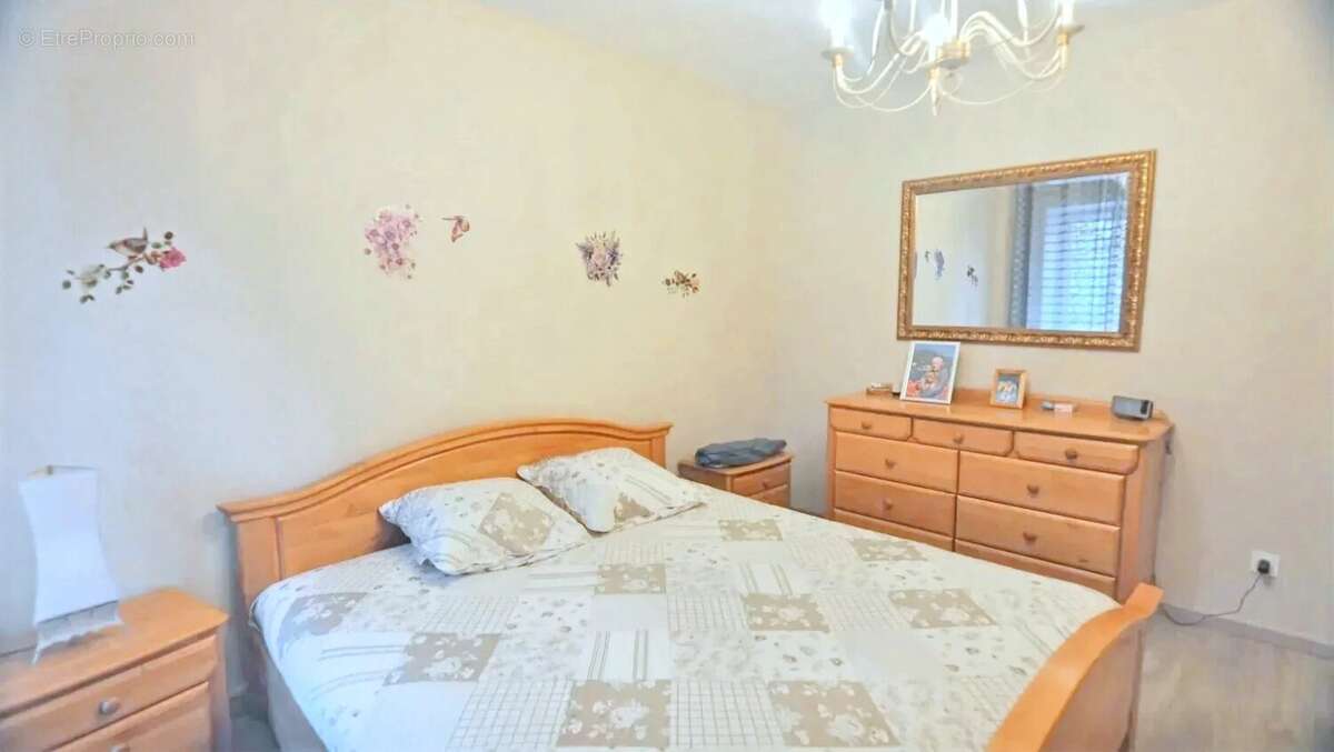 Longère   de 180 m² offrant 3 chambres avec un terrain 1410 m² - photo 12