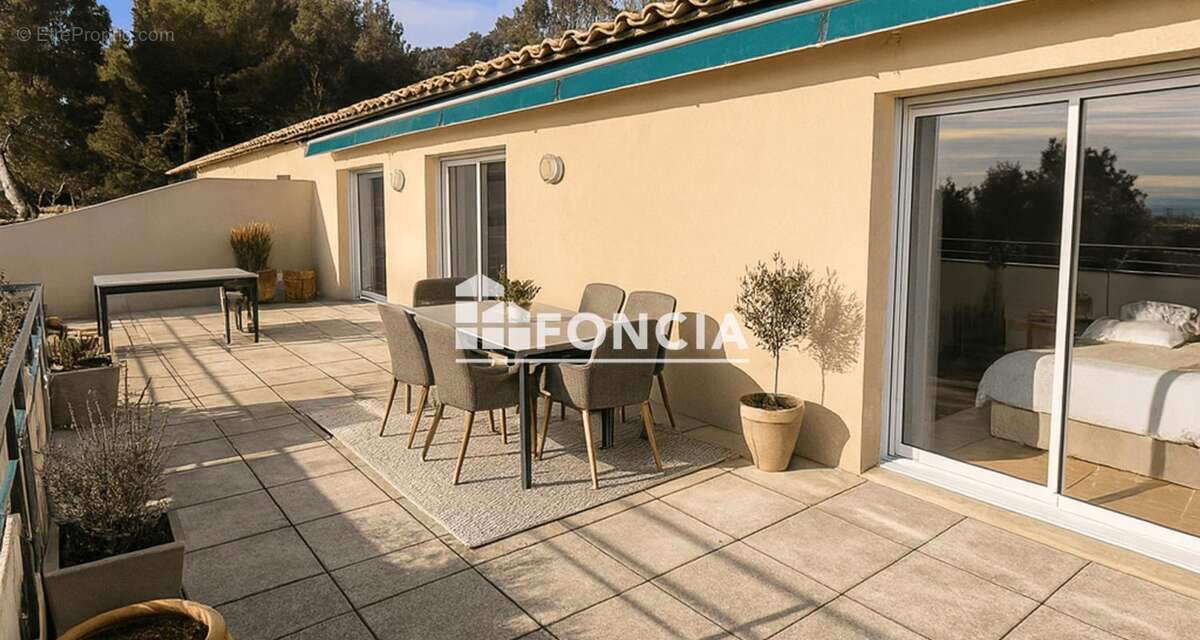 Appartement à VILLENEUVE-LES-AVIGNON