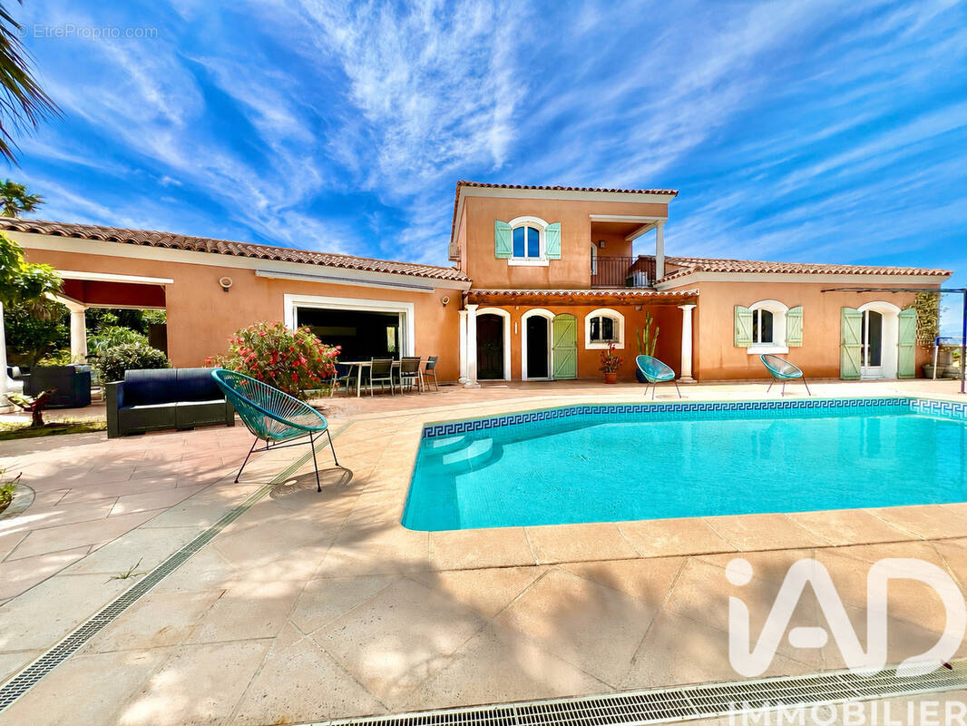 Photo 1 - Maison à FREJUS
