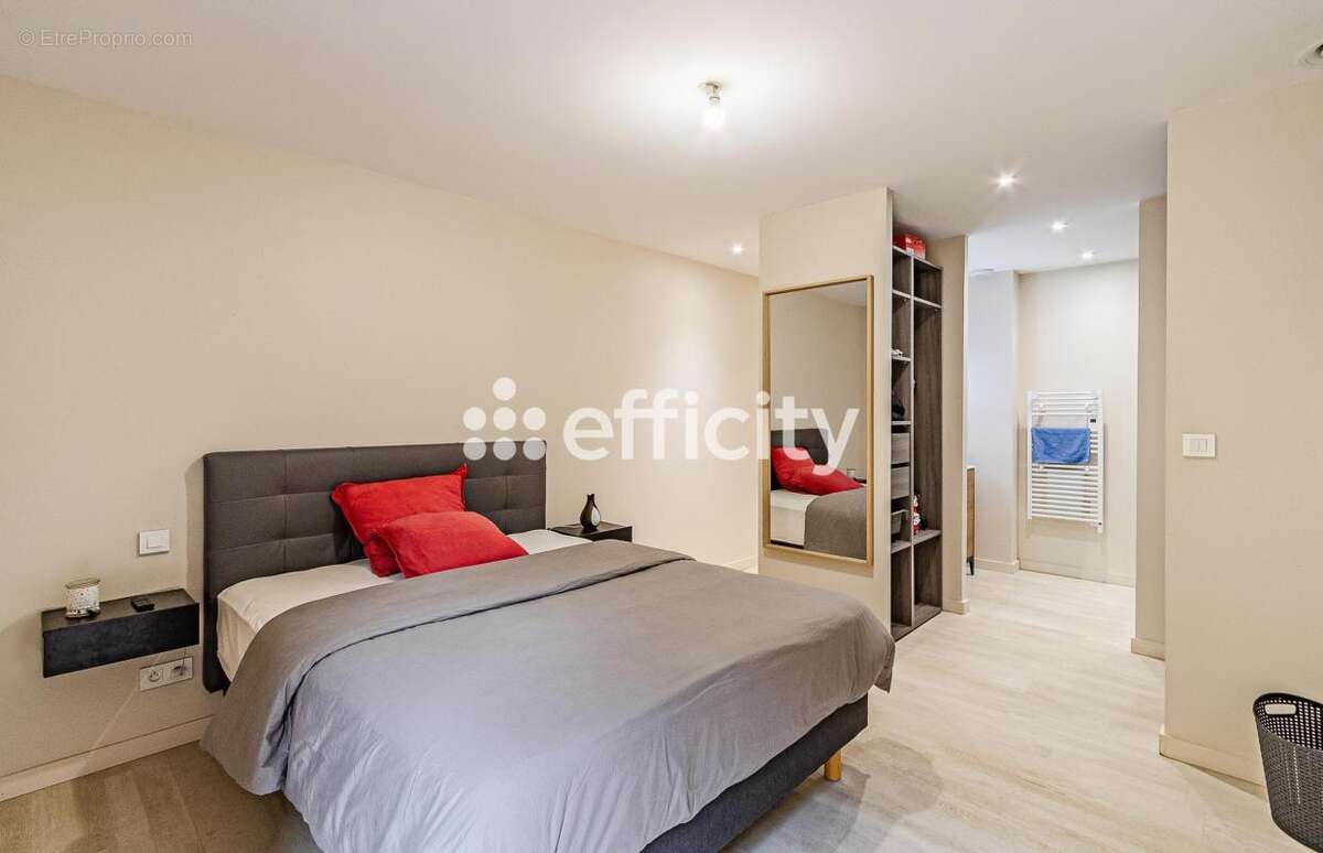 Maison 309 m² à Chatillon  - photo 10