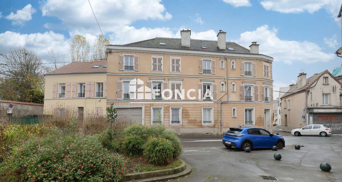 Appartement à CORBEIL-ESSONNES