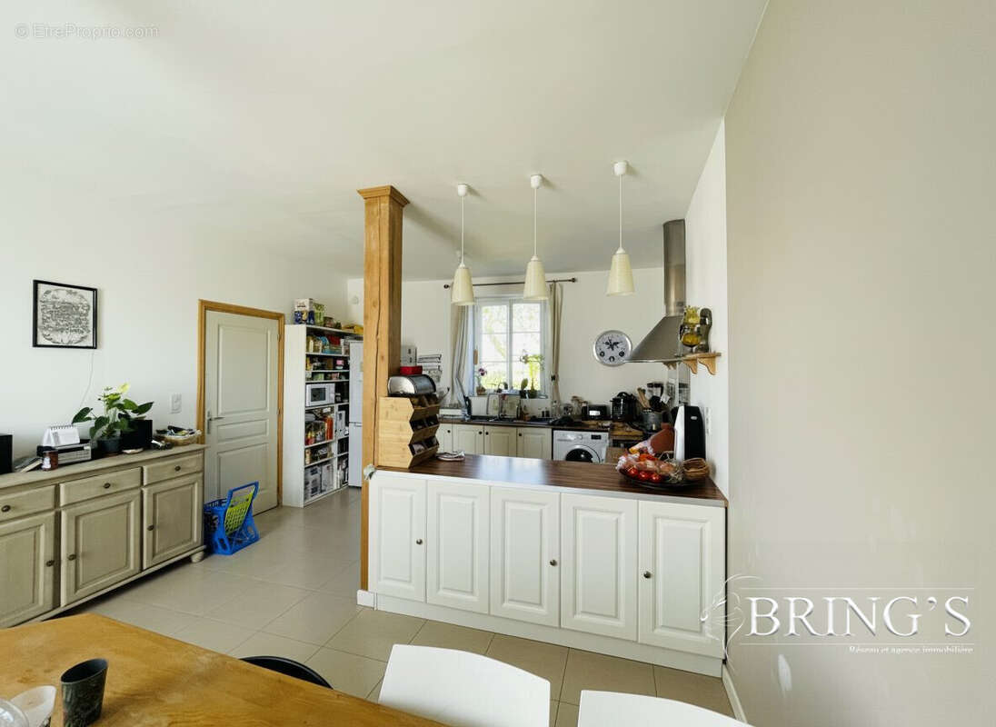 Maison à VILLAINES-LA-CARELLE